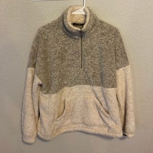 Two tone fuzzy sweatshirt small Defective sleeve